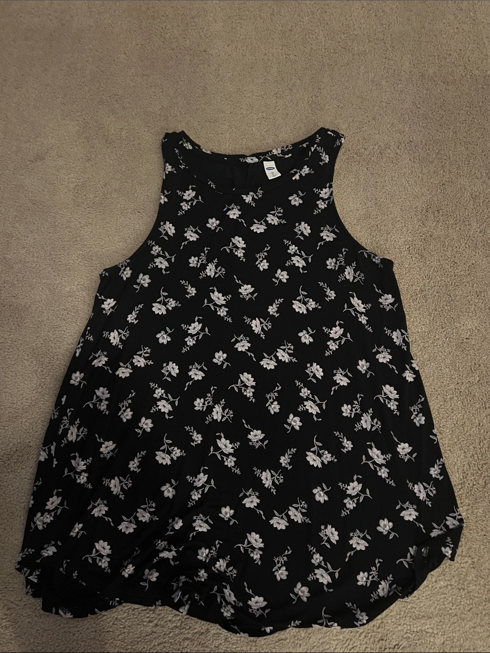 Old Navy Black Floral Luxe Sleeveless Tank Top- size Medium, EUC *like new*